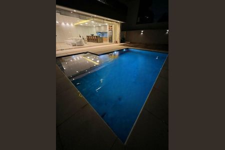 Casa à venda com 640m², 4 quartos e 6 vagas