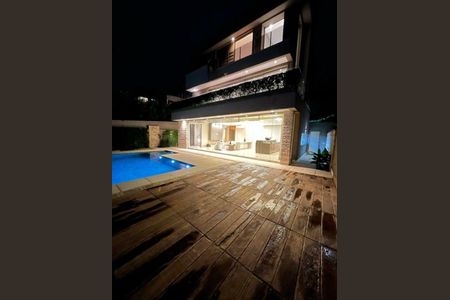 Casa à venda com 640m², 4 quartos e 6 vagas