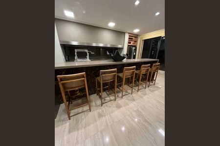 Casa à venda com 640m², 4 quartos e 6 vagas