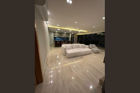 Casa à venda com 640m², 4 quartos e 6 vagas
