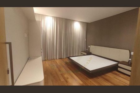 Casa à venda com 640m², 4 quartos e 6 vagas