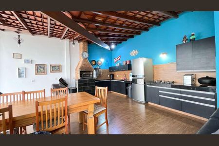 Casa à venda com 308m², 5 quartos e 3 vagas