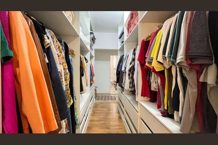 Casa à venda com 308m², 5 quartos e 3 vagas