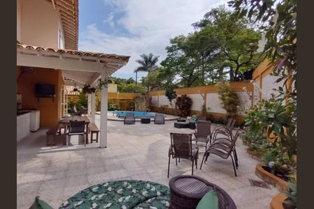Casa à venda com 300m², 4 quartos e 5 vagas