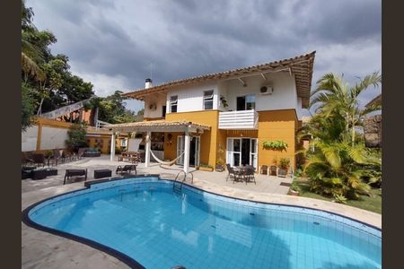 Casa à venda com 300m², 4 quartos e 5 vagas