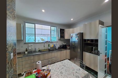 Casa à venda com 123m², 4 quartos e 1 vaga