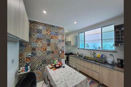 Casa à venda com 123m², 4 quartos e 1 vaga