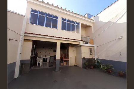 Casa à venda com 220m², 5 quartos e 6 vagas