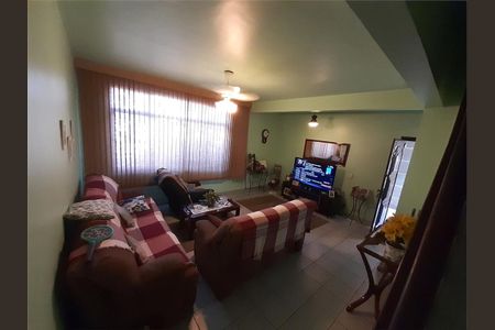 Casa à venda com 5 quartos, 220m² em Penha, Rio de Janeiro