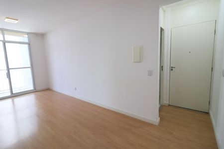 Sala de apartamento à venda com 2 quartos, 55m² em São Pedro, Osasco