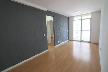 Sala de apartamento à venda com 2 quartos, 55m² em São Pedro, Osasco