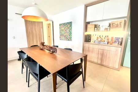 Apartamento à venda com 3 quartos, 118m² em Sumaré, São Paulo