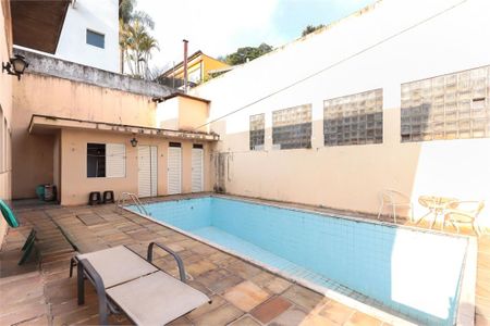 Casa à venda com 304m², 4 quartos e 3 vagas