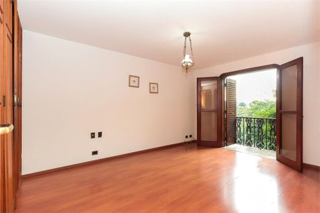 Casa à venda com 304m², 4 quartos e 3 vagas