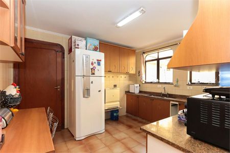 Casa à venda com 304m², 4 quartos e 3 vagas