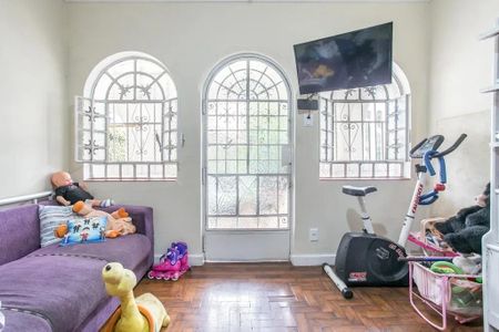 Casa de Condomínio à venda com 6 quartos, 238m² em Cambuci, São Paulo