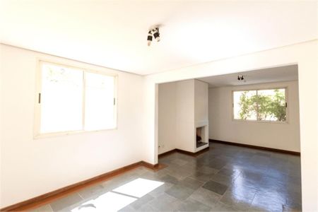 Casa à venda com 4 quartos, 360m² em Santo Amaro, São Paulo