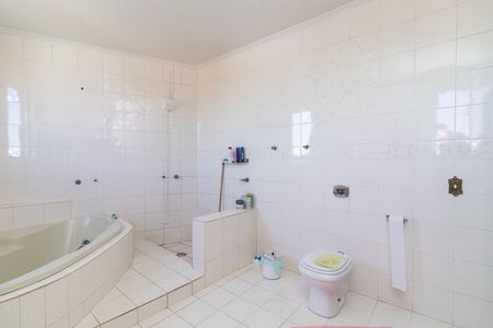 Casa à venda com 195m², 3 quartos e 2 vagasBanheiro da Suíte 2