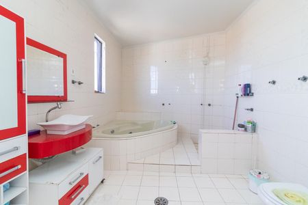 Casa à venda com 195m², 3 quartos e 2 vagasBanheiro da Suíte 2