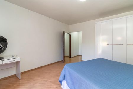 Casa à venda com 195m², 3 quartos e 2 vagasSuíte 2