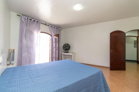 Casa à venda com 195m², 3 quartos e 2 vagasSuíte 2