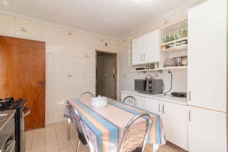 Casa à venda com 195m², 3 quartos e 2 vagasCozinha