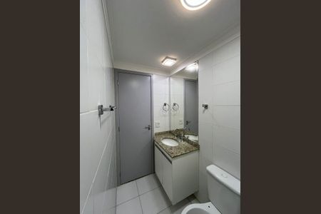 Banheiro de apartamento para alugar com 1 quarto, 35m² em Jardim Celeste, São Paulo