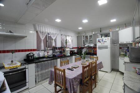 Casa à venda com 316m², 4 quartos e 2 vagasCozinha