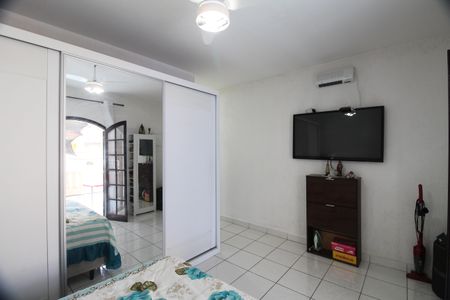 Casa à venda com 316m², 4 quartos e 2 vagasSuite