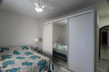 Casa à venda com 316m², 4 quartos e 2 vagasSuite