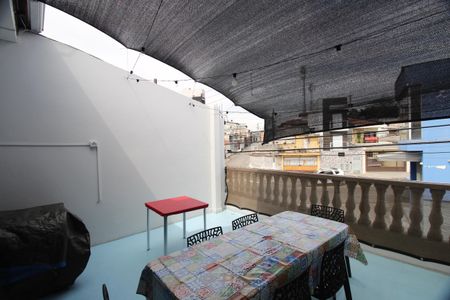 Casa à venda com 316m², 4 quartos e 2 vagasVaranda da Suite