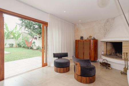 Casa à venda com 238m², 3 quartos e 2 vagasSala