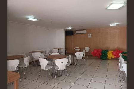 Apartamento à venda com 69m², 3 quartos e 1 vaga Apartamento à venda com 69m², 3 quartos e 1 vagaÁrea comum - Salão de festas