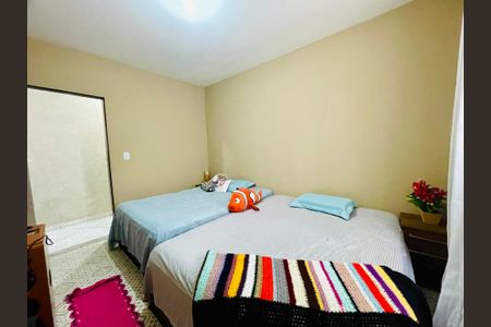 Casa à venda com 200m², 3 quartos e 2 vagas Casa à venda com 200m², 3 quartos e 2 vagasQuarto 1