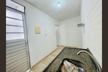 Casa à venda com 200m², 3 quartos e 2 vagas Casa à venda com 200m², 3 quartos e 2 vagasCozinha da Edícula