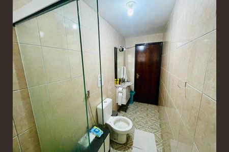 Casa à venda com 200m², 3 quartos e 2 vagas Casa à venda com 200m², 3 quartos e 2 vagasBanheiro Social