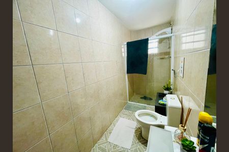 Casa à venda com 200m², 3 quartos e 2 vagas Casa à venda com 200m², 3 quartos e 2 vagasBanheiro Social