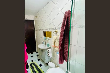 Casa à venda com 200m², 3 quartos e 2 vagas Casa à venda com 200m², 3 quartos e 2 vagasBanheiro da Suíte