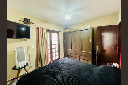 Casa à venda com 200m², 3 quartos e 2 vagas Casa à venda com 200m², 3 quartos e 2 vagasSuíte