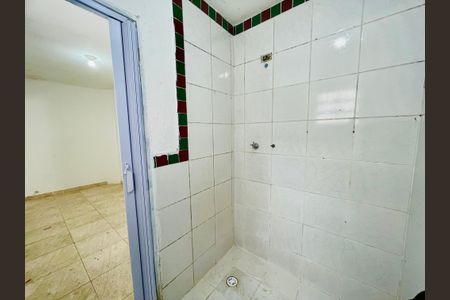 Casa à venda com 200m², 3 quartos e 2 vagas Casa à venda com 200m², 3 quartos e 2 vagasBanheiro da Edícula
