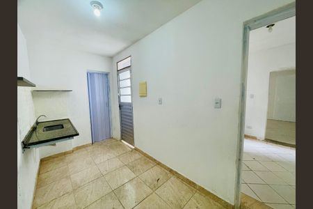 Casa à venda com 200m², 3 quartos e 2 vagas Casa à venda com 200m², 3 quartos e 2 vagasCozinha da Edícula