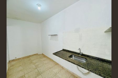 Casa à venda com 200m², 3 quartos e 2 vagas Casa à venda com 200m², 3 quartos e 2 vagasCozinha da Edícula