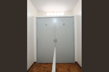 Casa à venda com 146m², 3 quartos e 2 vagasArmário hall superior