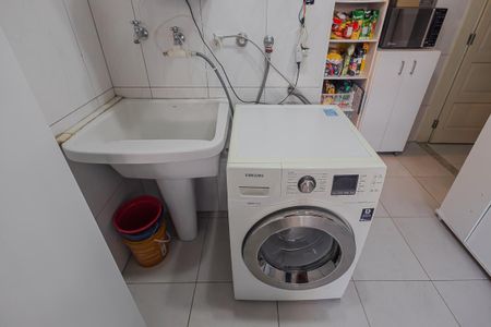 Casa à venda com 146m², 3 quartos e 2 vagasÁrea de Serviço