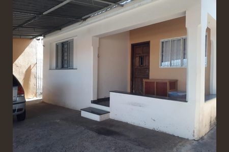 Casa à venda com 250m², 3 quartos e 4 vagas Casa à venda com 250m², 3 quartos e 4 vagasFoto 02