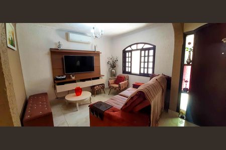 Sala de casa à venda com 2 quartos, 105m² em Quitaúna, Osasco