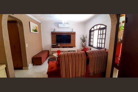 Sala de casa à venda com 2 quartos, 105m² em Quitaúna, Osasco