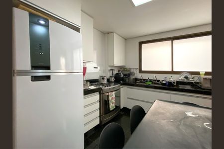 Apartamento à venda com 150m², 4 quartos e 4 vagasCozinha