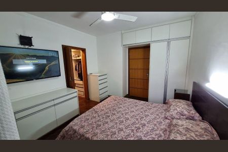 Casa à venda com 4 quartos, 330m² em Jardim Textil, São Paulo