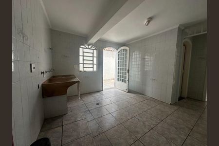 Casa à venda com 4 quartos, 212m² em Vila Regente Feijó, São Paulo